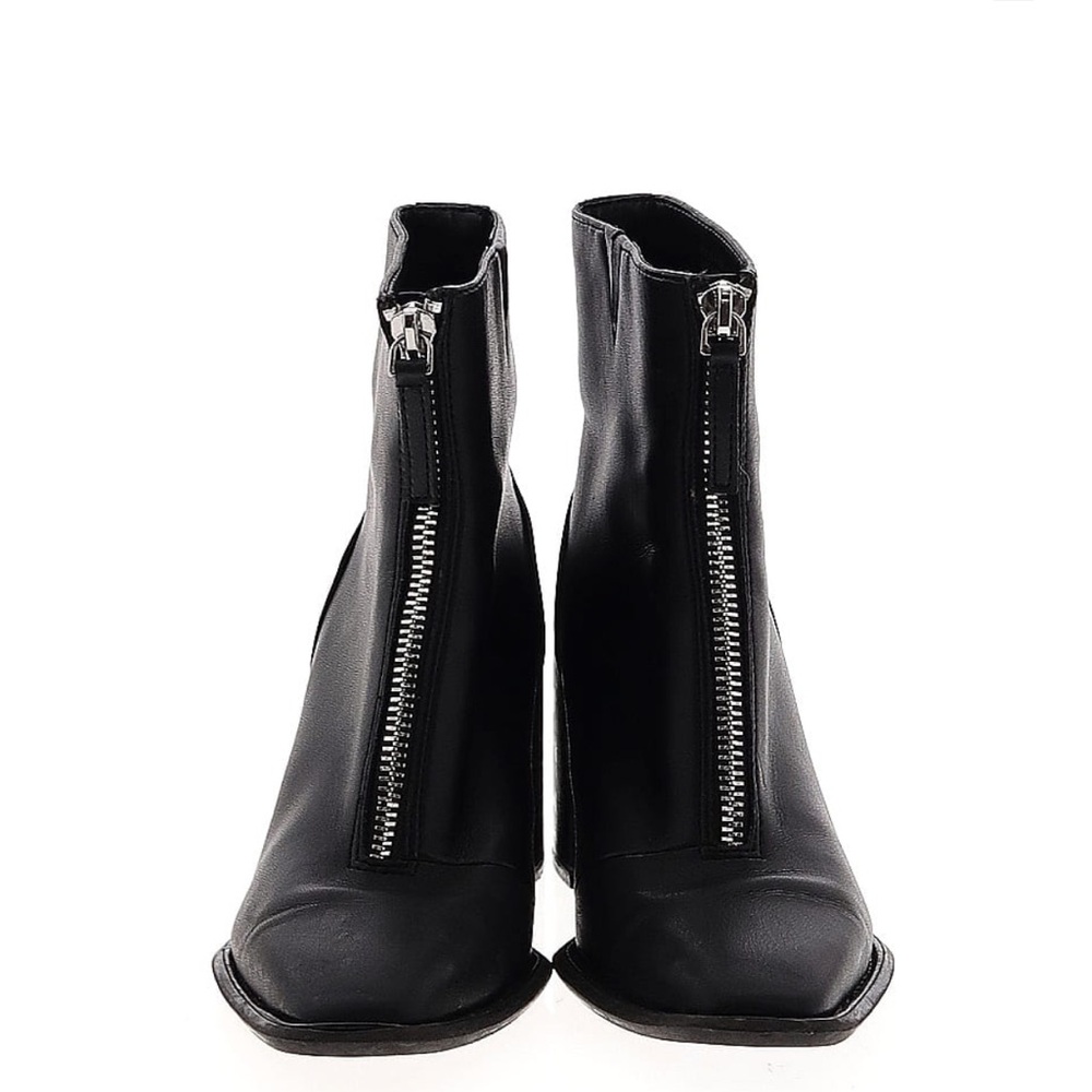 Black front zip ankle boots size 6